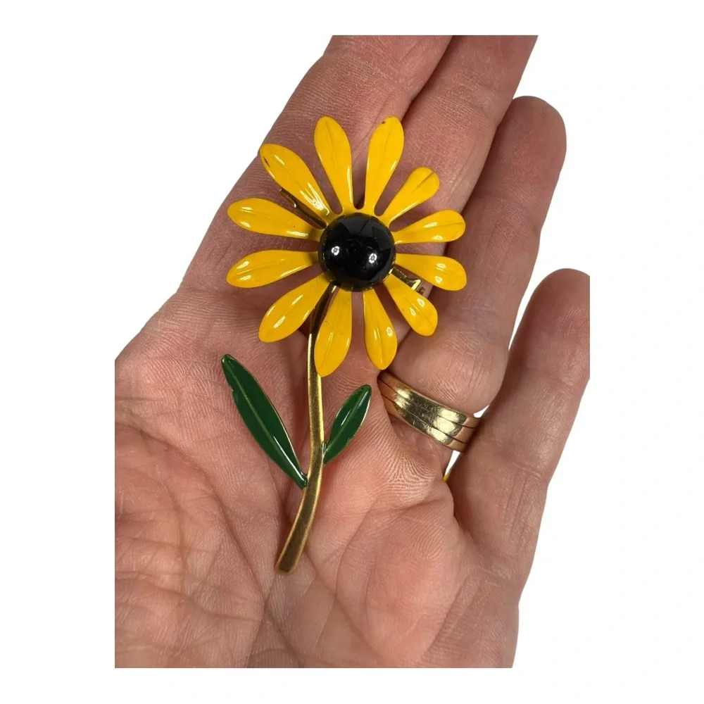 Yellow Flower‎ Brooch & Earrings
